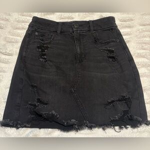 American Eagle Distressed Black Denim Skirt Woman’s size 4